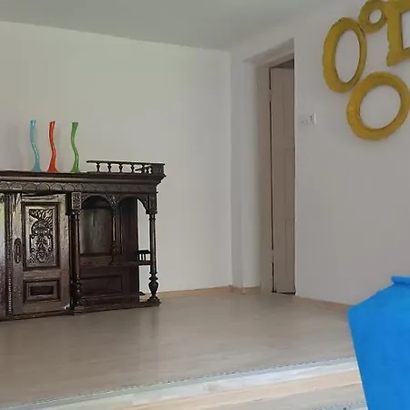 Apartment Ira